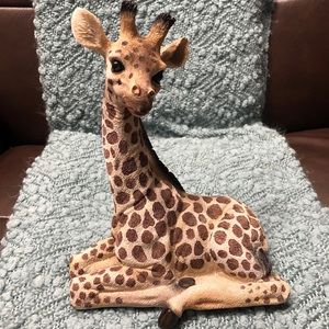 Baby Giraffe Statue